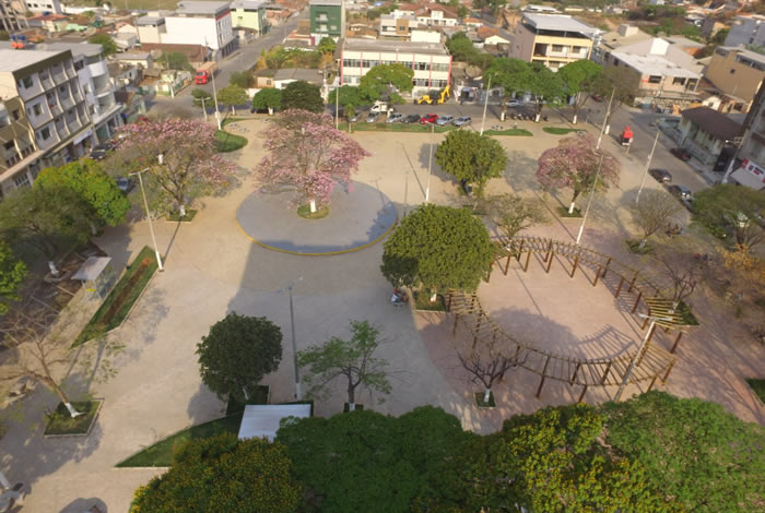 REFORMA DE PRAÇA